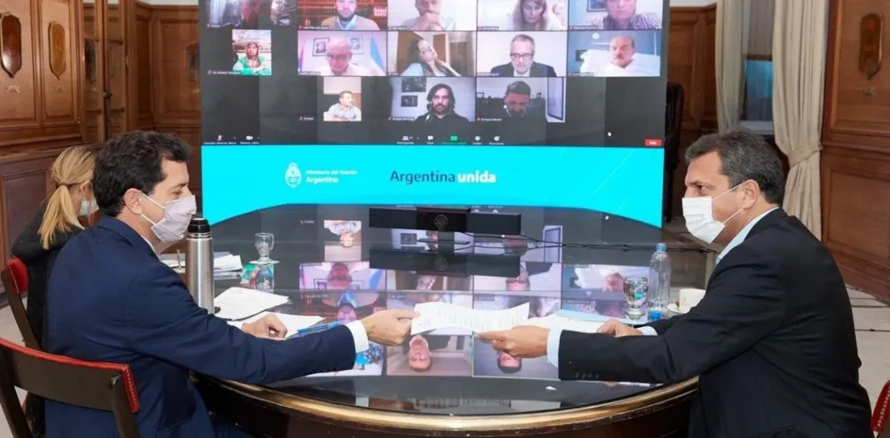 Gobierno y oposición acordaron postergar las PASO y las legislativas por un mes