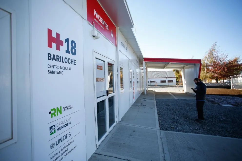 Hospital Modular aplica vacunas contra Covid y antigripales