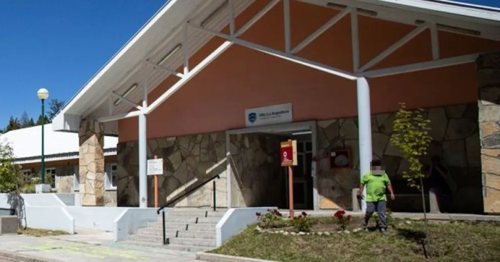 No pudo ser trasladada a Bariloche por faltante de camas y murió en Villa La Angostura