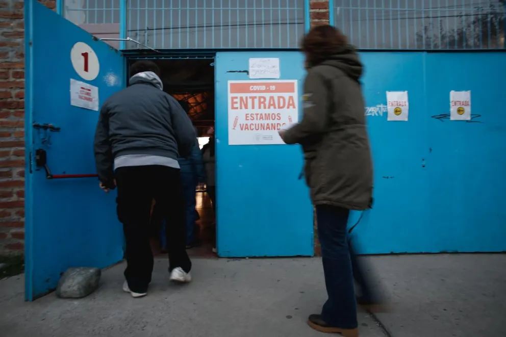 Atención: aplicarán segunda dosis de Sinopharm y AstraZeneca sin turno