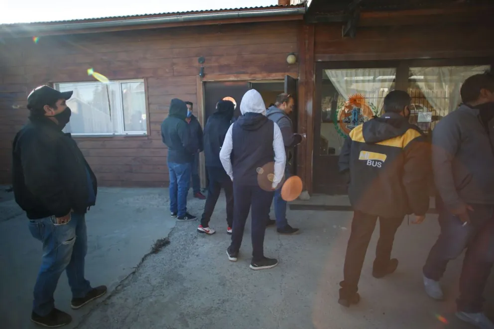 La UTA convocó a una asamblea "urgente" por el "retiro de la empresa"