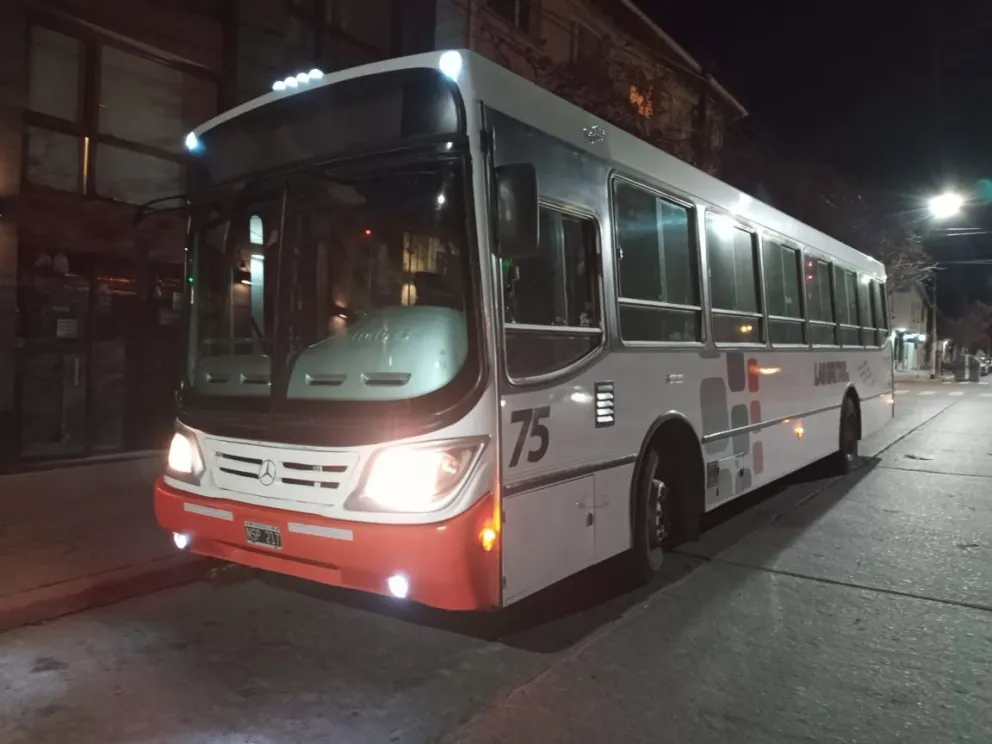 Choferes de Las Grutas se declaran en estado de alerta y el jueves podrían hacer paro