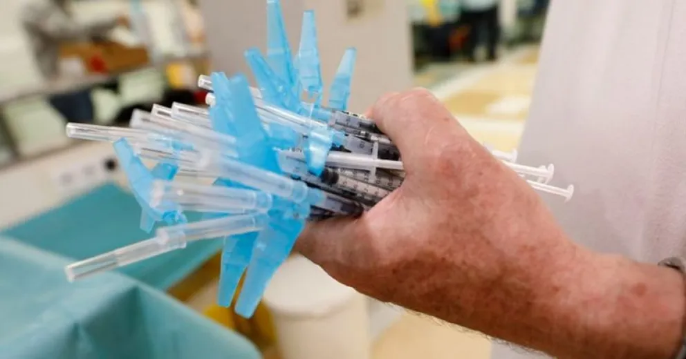  Italia: una mujer recibió por error 6 dosis de la vacuna contra el Covid-19