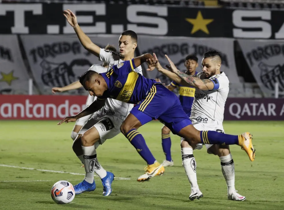 Duro golpe en la previa del Superclásico: Boca cayó con Santos y quedó tercero