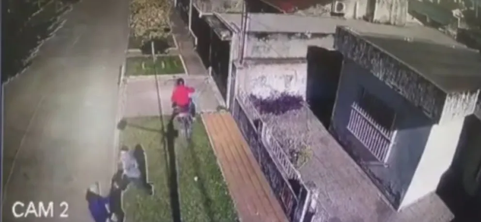 Motochorros balearon a un joven de 15 años en intento de robo