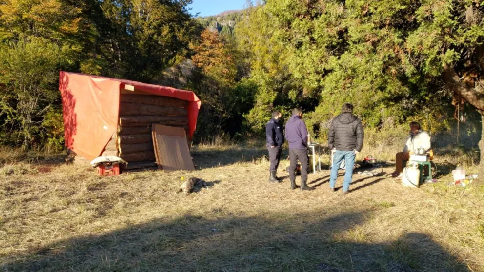 Controversia por la supuesta usurpación de tierras en la costa del lago Moreno