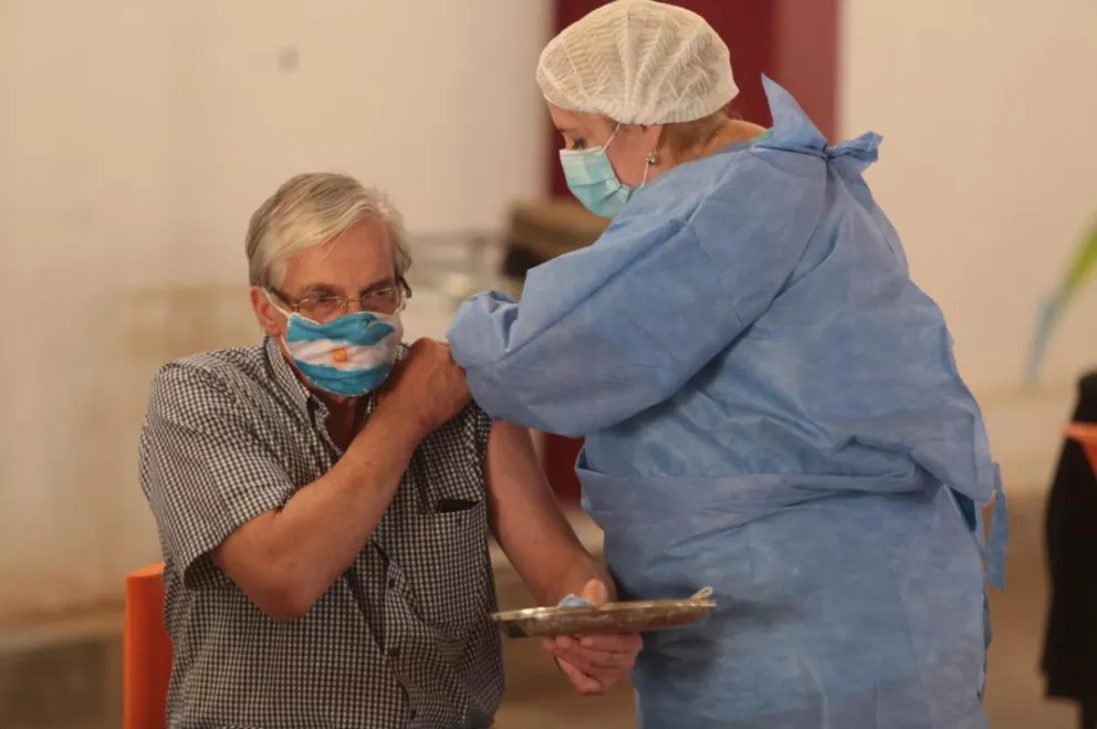 Más de 6 millones de vacunas llegaron al país y se aplicaron más de 4 millones