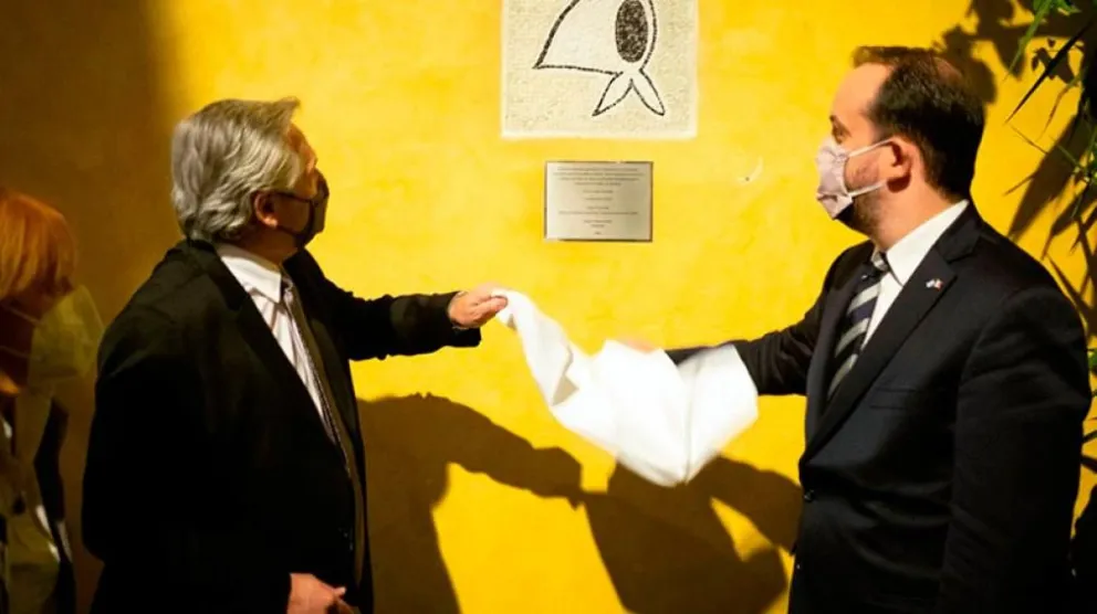 En Roma, el Presidente homenajeó a las Madres y Abuelas de Plaza de Mayo