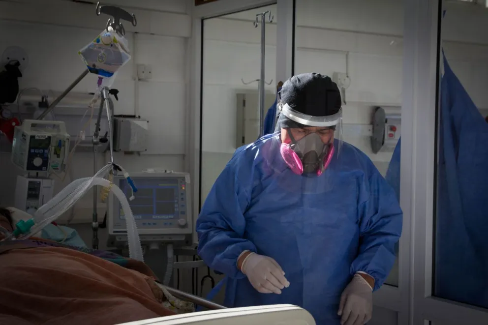 Menos casos graves, pero con preocupación por posible suba de contagios  