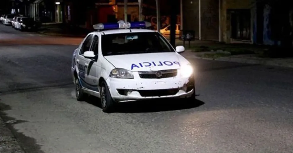 Robaron en una carpintería y le pegaron una trompada a un efectivo policial