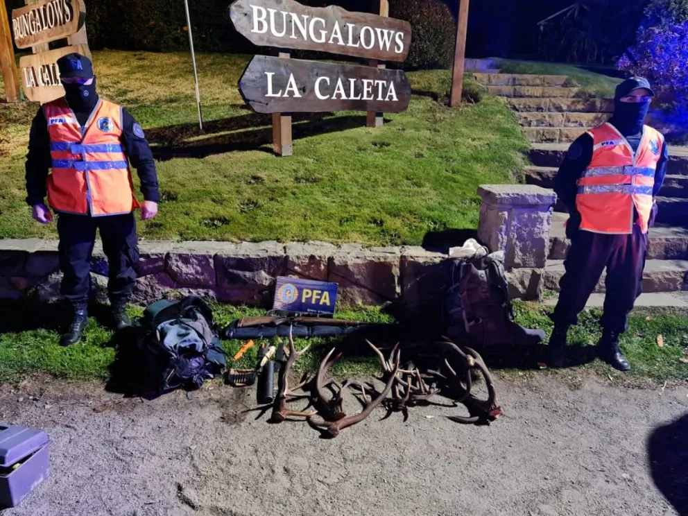 Circulaban por Bustillo con astas de ciervo, carne y sofisticadas armas de fuego