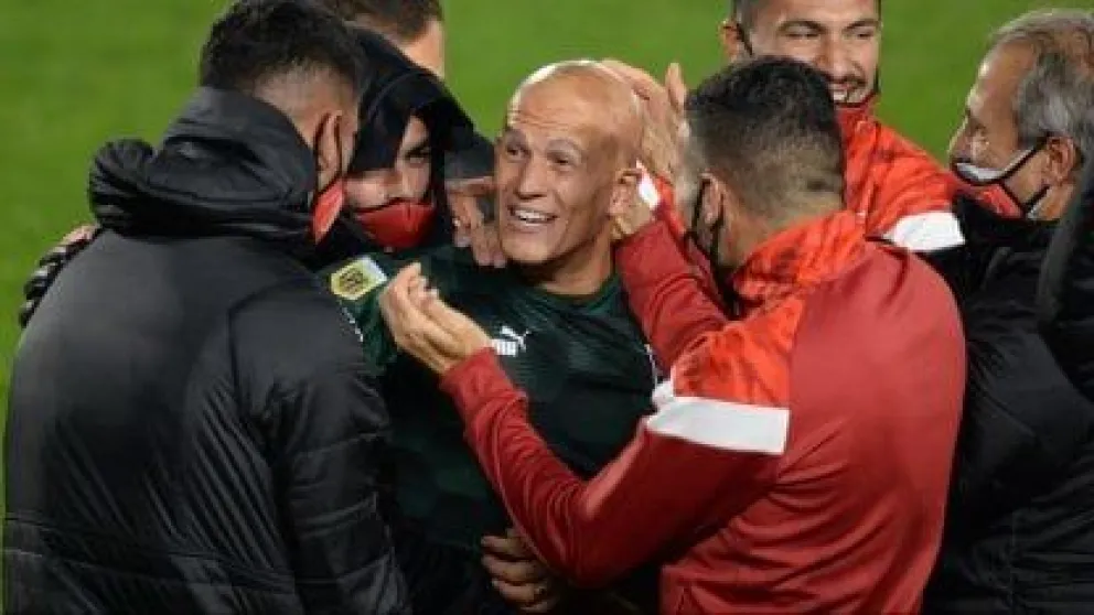 Sosa gigante en los penales: Independiente a semis, afuera Estudiantes