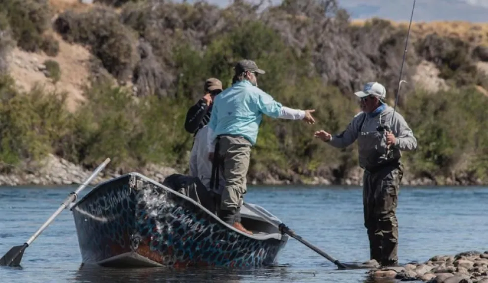 Advierten acerca de la cantidad de pescadores en el Limay 