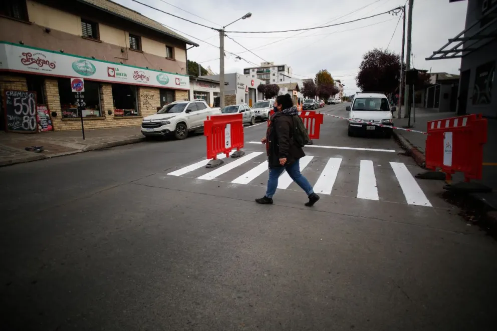 Mirá en qué calles y avenidas pintarán las líneas centrales y sendas peatonales 
