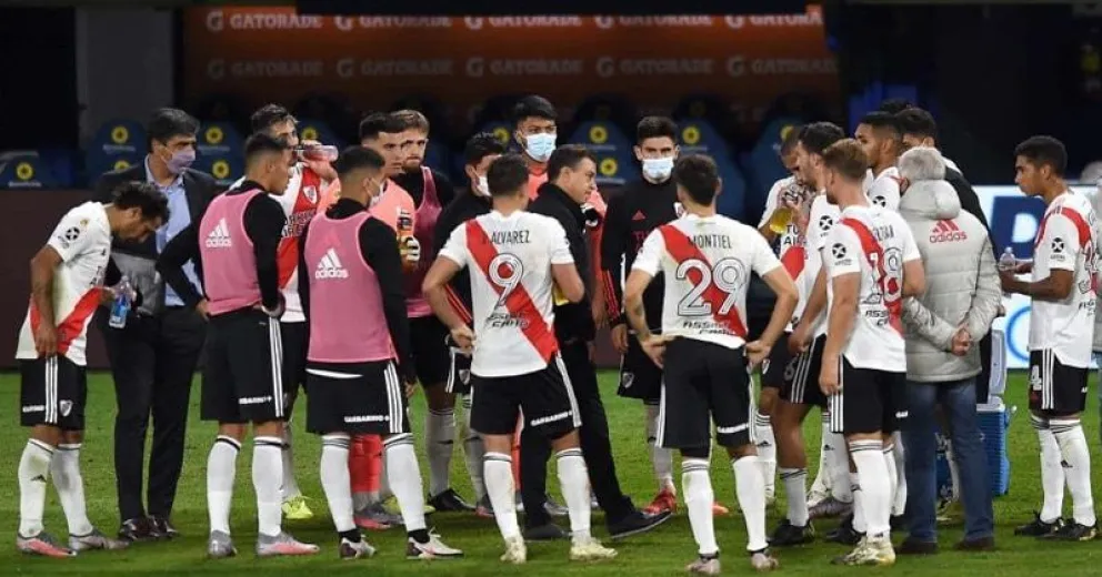 Si se confirma el desgarro de Enzo Pérez, River no junta 11 para jugar la Libertadores
