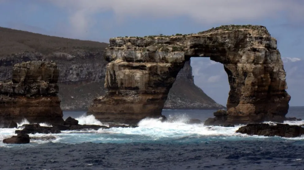 Se derrumbó el icónico Arco de Darwin de las Islas Galápagos