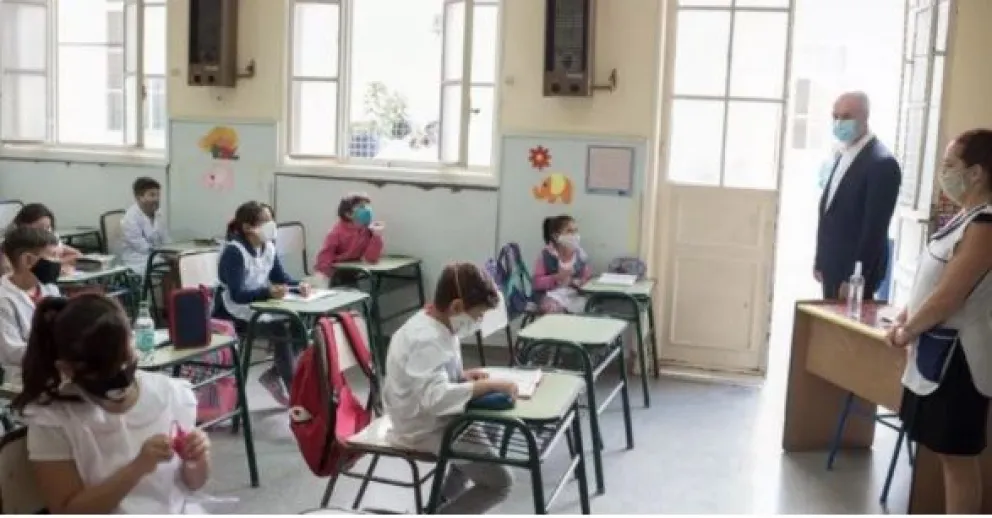 “Es importante que los adultos nos cuidemos para poder garantizar la presencialidad en las escuelas”  