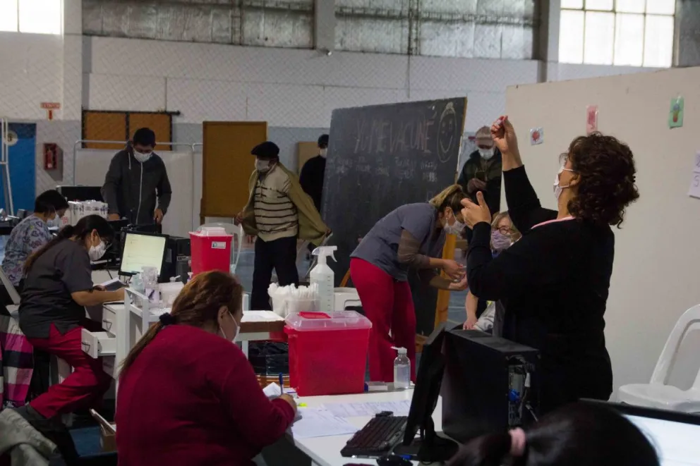 ¿Qué grupos pueden recibir alguna vacuna contra el COVID-19?