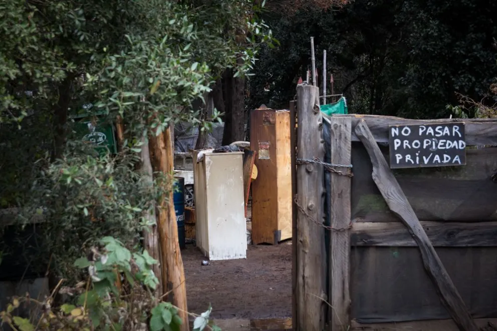 Un cortocircuito provocó un incendio y una familia sufrió importantes pérdidas en su vivienda