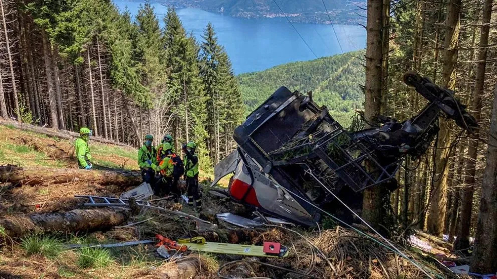 Cayó teleférico en Italia y provocó catorce muertos