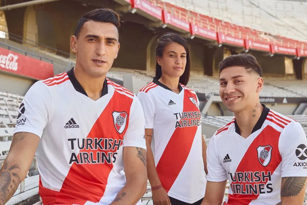 River presentó su nueva camiseta por los 120 años: cuánto cuesta