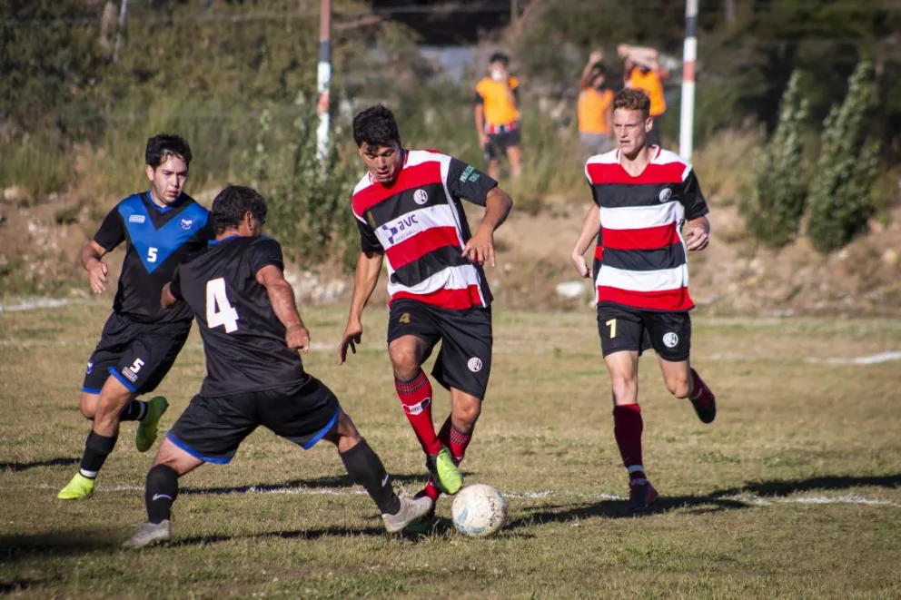 El fútbol volvería en junio, aunque no se sabe cómo seguirán las restricciones