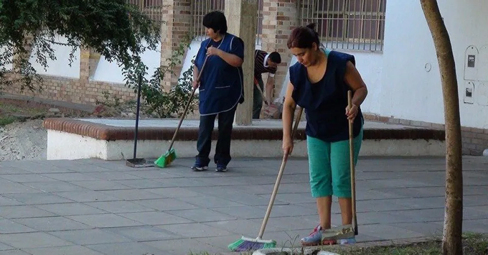 ATE confirmó que porteros de escuelas serán vacunados desde el viernes