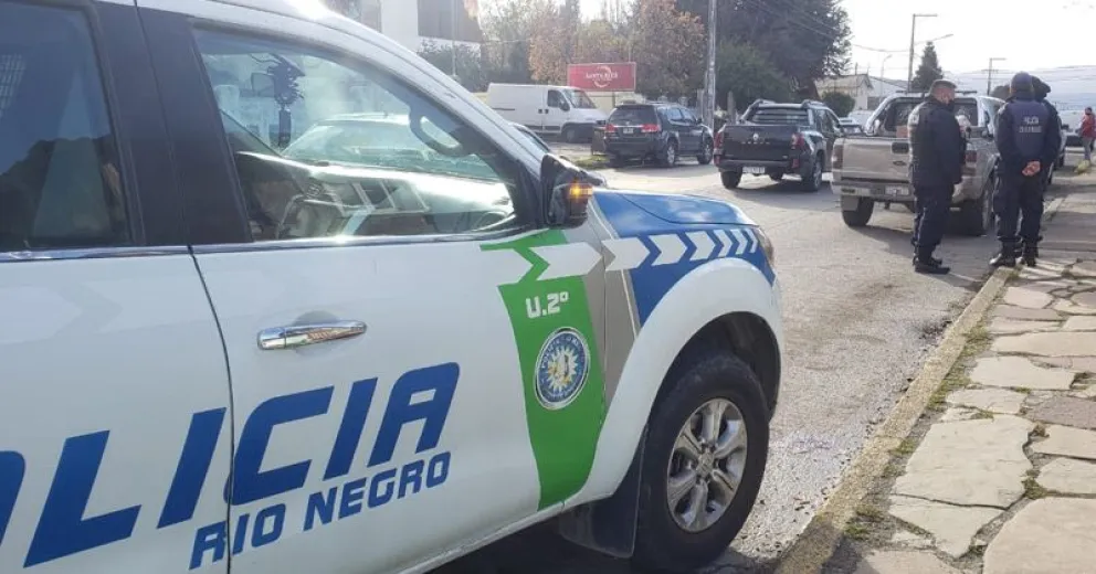 Persecución y detenidos: huyeron a toda velocidad con elementos de dudosa procedencia