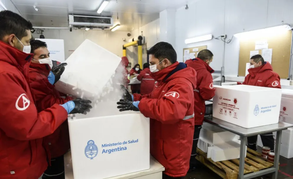 Se espera el arribo de 2.148.600 dosis de AstraZeneca para el lunes