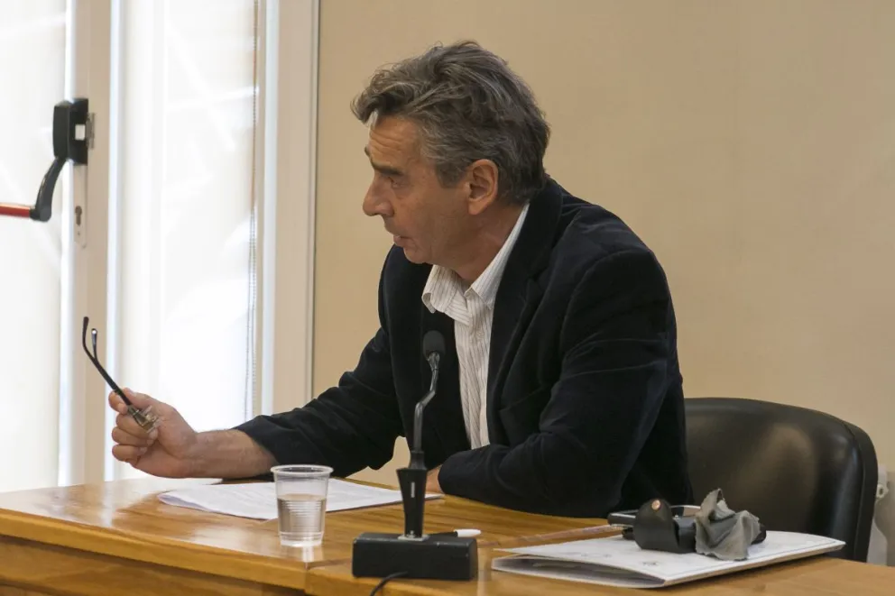 Amenazó, maniató y golpeó a la víctima y se llevó hasta la comida: evitó ir a prisión