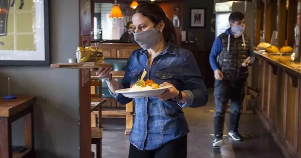 ¿Puedo salir a tomar algo y volver después de las once de la noche? La respuesta es sí