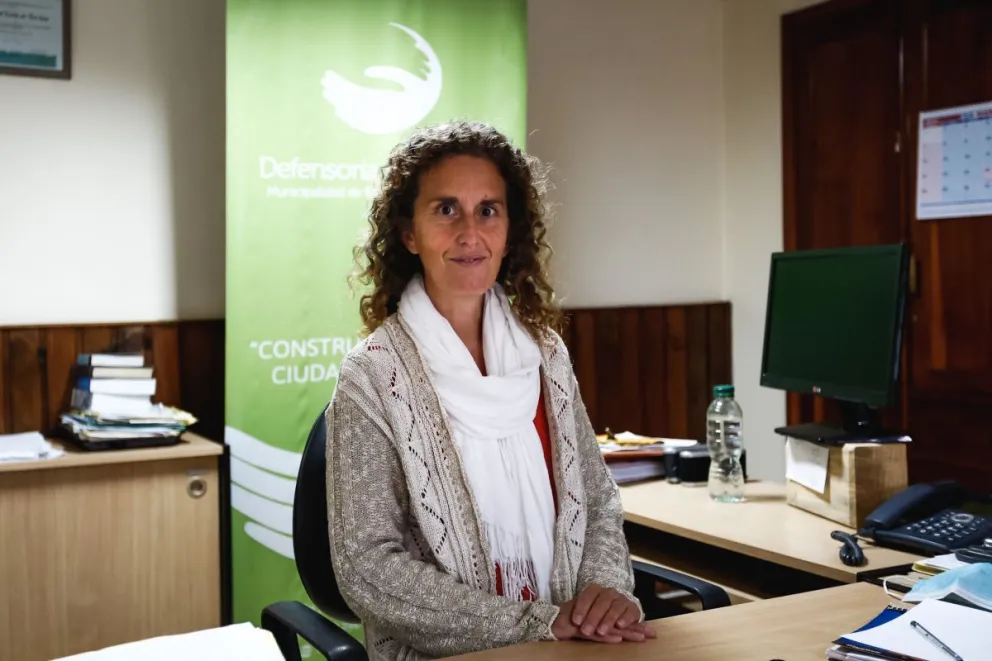 Analía Woloszczuk es la actual defensora del Pueblo.