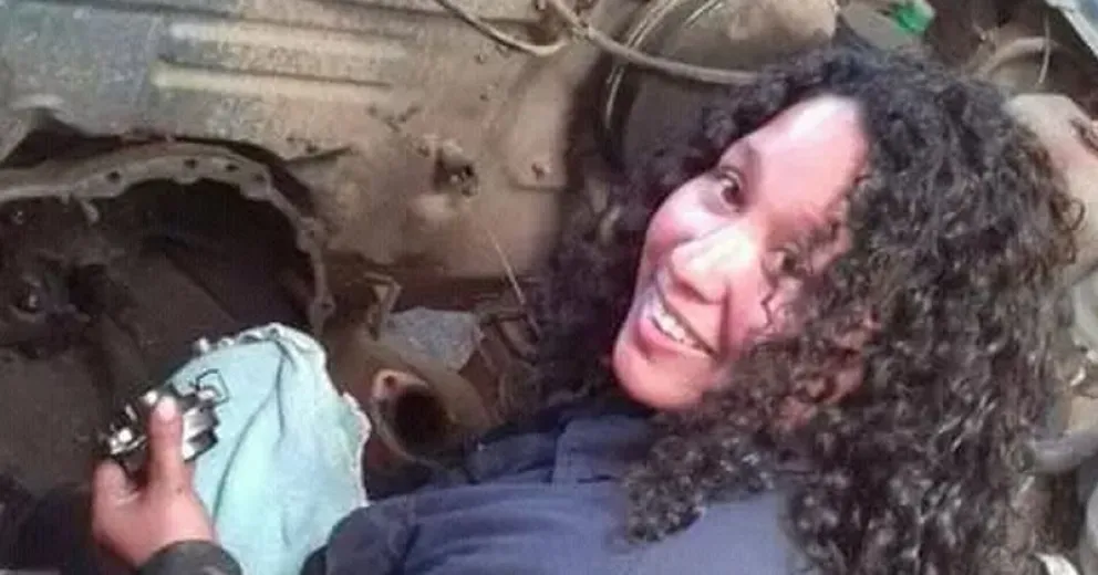 Mariana Jaramillo, mamá y mecánica de autos