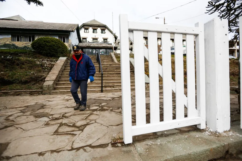 No hubo fallecidos y Bariloche sigue al borde de bajar de los mil casos activos