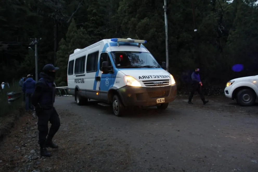Hallaron muerta a la mujer que cayó del puente en Colonia Suiza