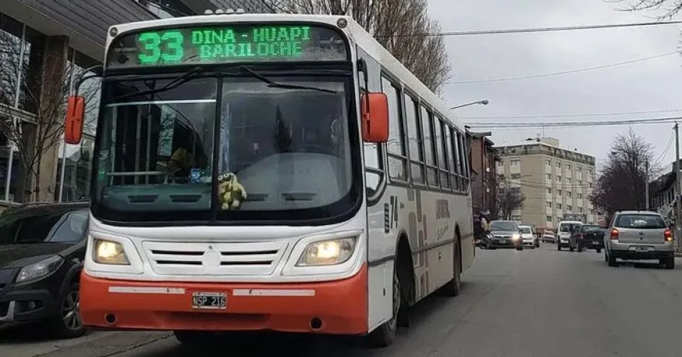Desde este jueves no habrá colectivos entre Bariloche y Dina Huapi por paro de choferes
