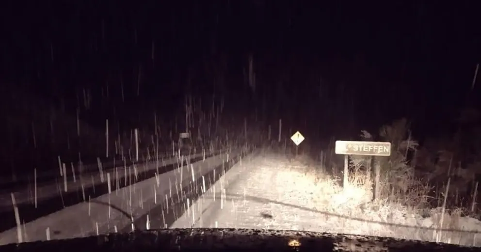 Piden extremar medidas de precaución por nevadas entre Bariloche y El Bolsón  