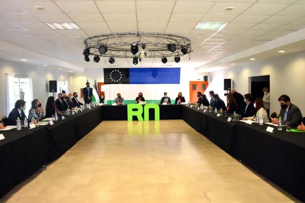 ¿Quiénes son los aspirantes a cubrir los dos cargos de jueces del STJ?