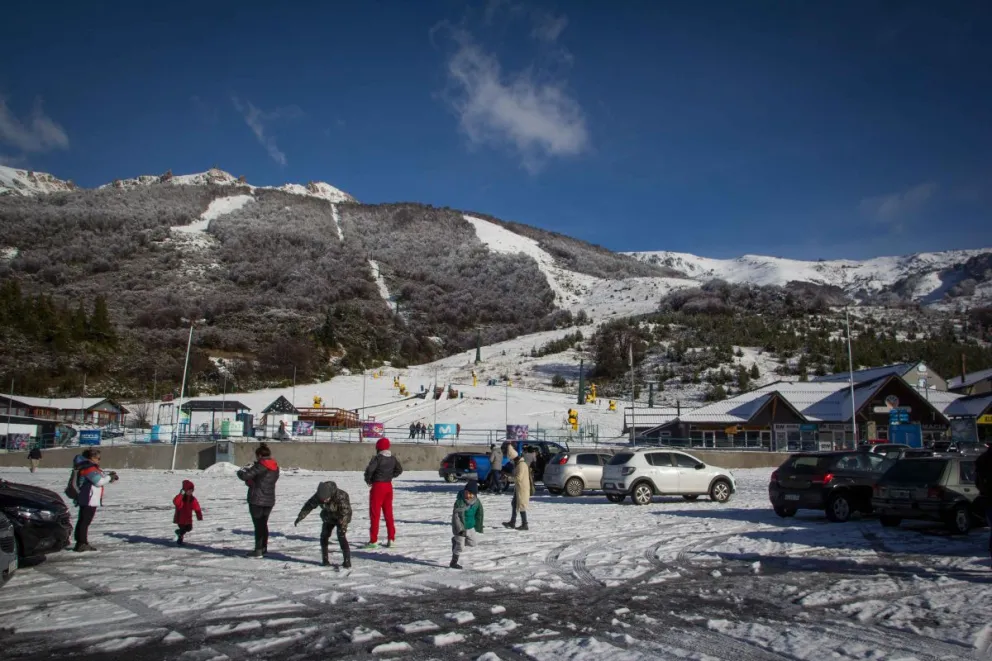 Belén García Bertone: "Sin nieve, los turistas esquiadores prefieren esperar" 