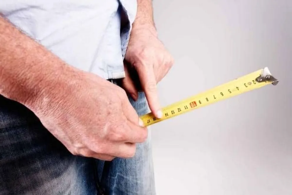 Insólito: llamó a una radio para quejarse porque se le achicó el pene luego de vacunarse