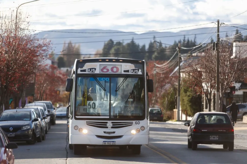 La Municipalidad le dio a Mi Bus otros 72 mil litros de gasoil premium  