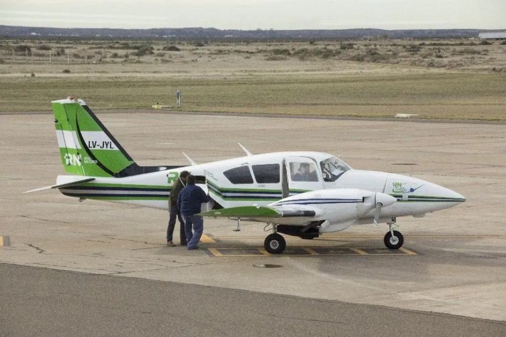 COVID-19: el avión provincial despegó con un nuevo lote de medicamentos para Bariloche