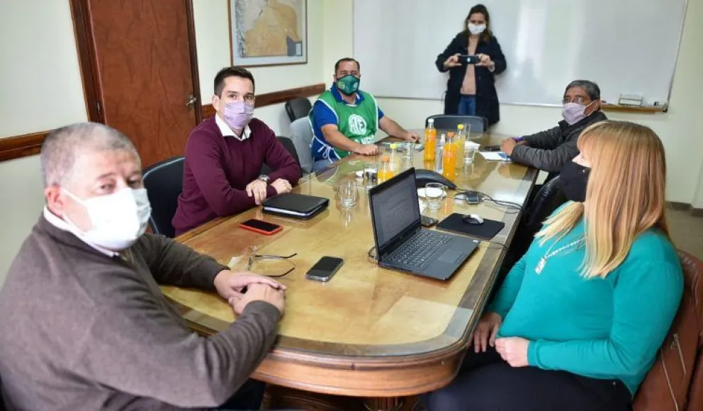 UPCN y ATE acordaron con el gobierno volver a discutir mejoras salariales