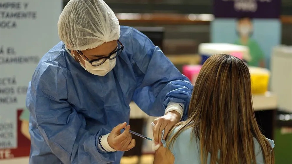 Dr. Víctor Parodi: "No podemos darnos el lujo de descartar una vacuna"