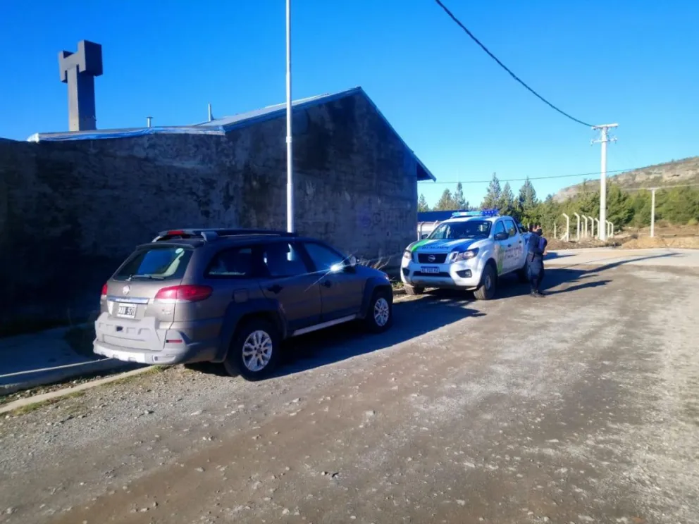 Encontraron el otro auto en el que huyeron delincuentes tras un violento robo