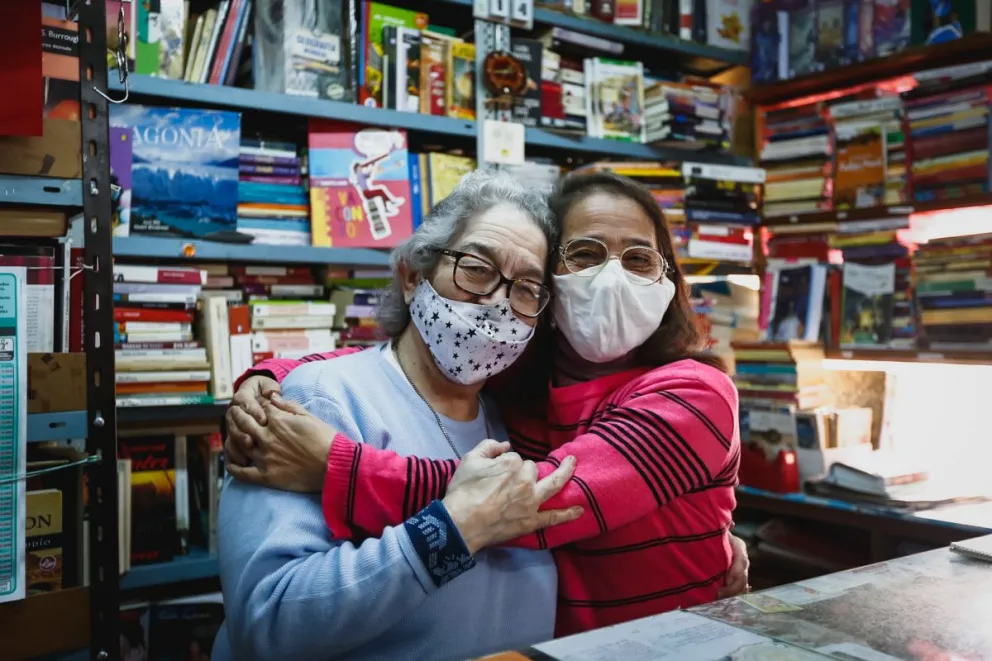 El encanto de una librería barilochense que le gana al tiempo