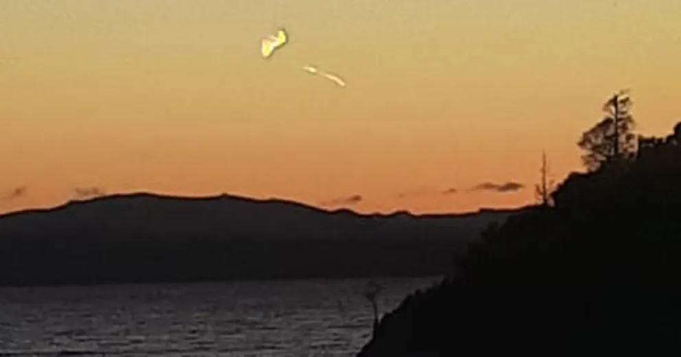 Vecino grabó una extraña luz que se movía al Este de Bariloche Vecino grabó una extraña luz que se movía al Este de Bariloche