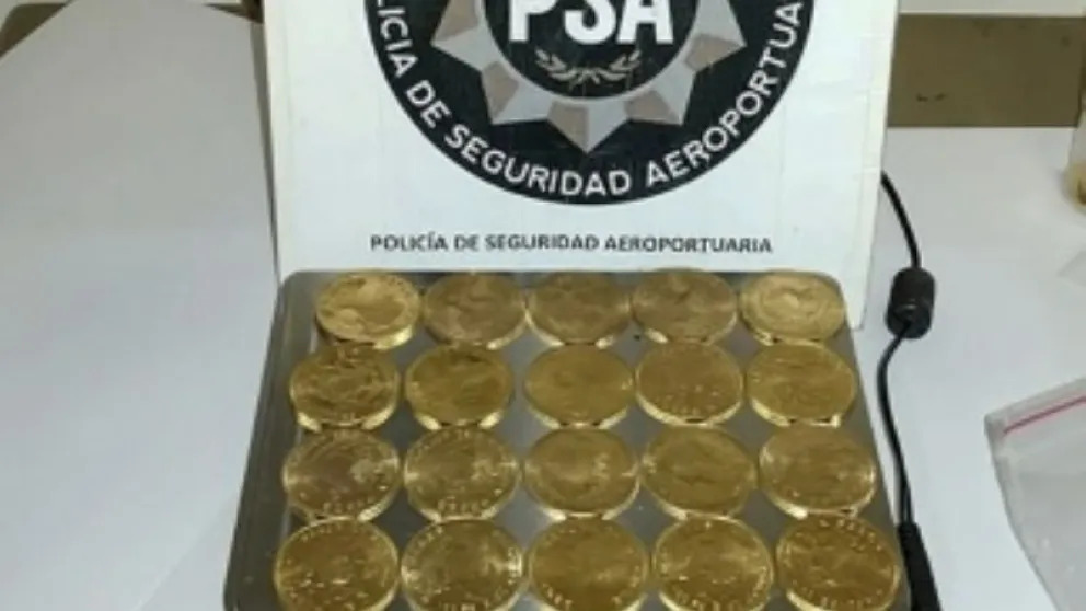 Secuestran 107 monedas de oro valuadas en 23 millones en un aeropuerto argentino