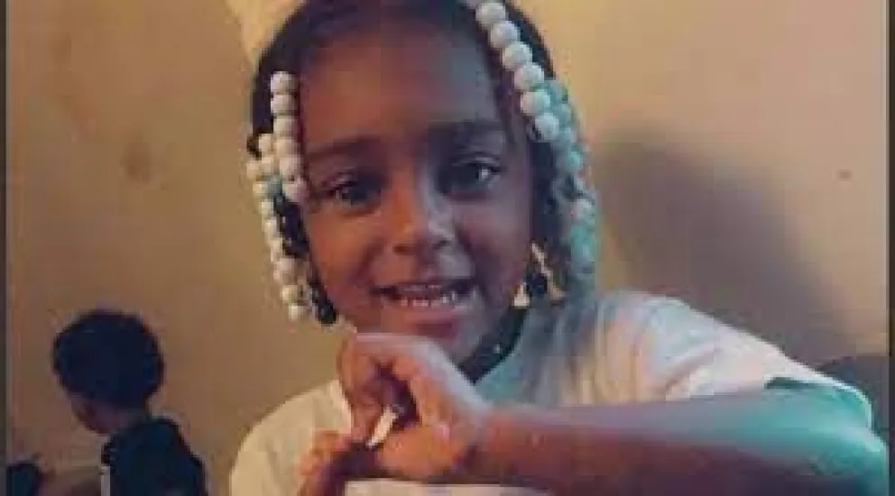 Niña de 4 años murió luego de ser obligada por su madre a estar 3 días parada