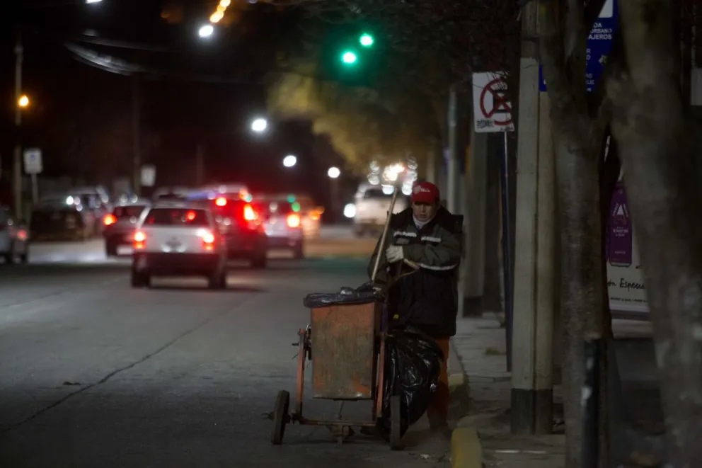 Extienden la restricción de circulación nocturna hasta el 30 de julio